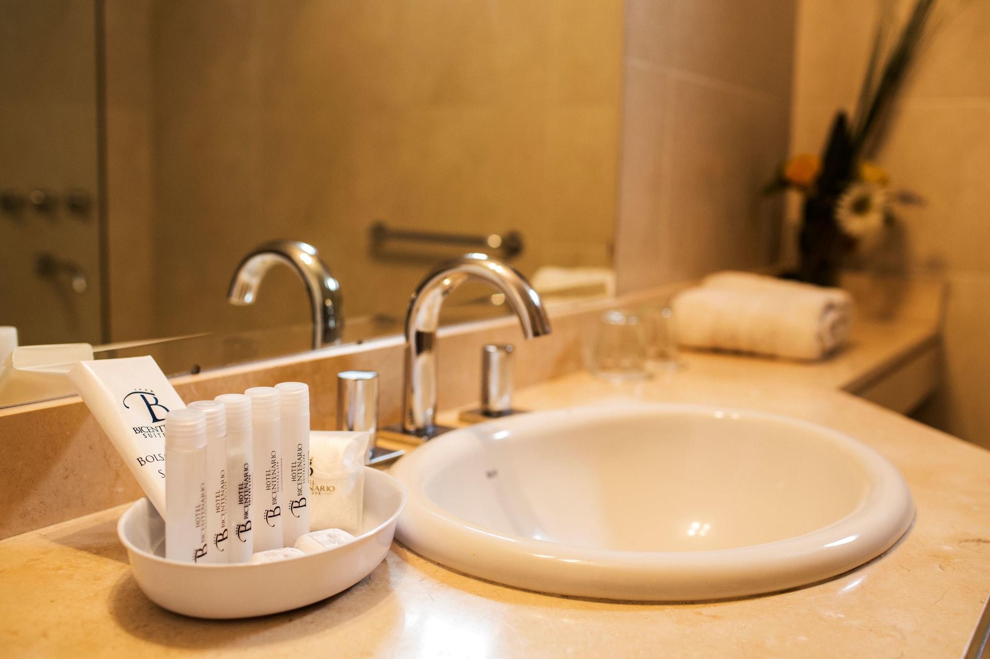 Hotel Bicentenario Suites&Spa San Miguel de Tucumán Esterno foto