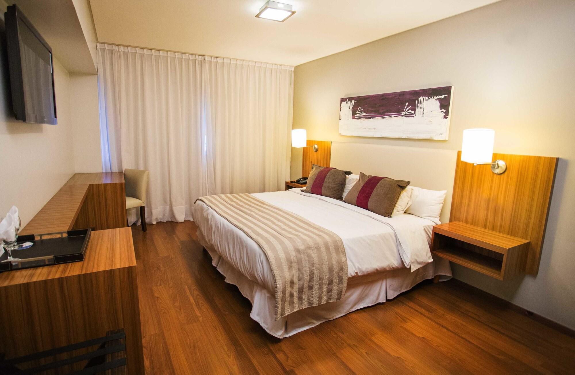 Hotel Bicentenario Suites&Spa San Miguel de Tucumán Esterno foto