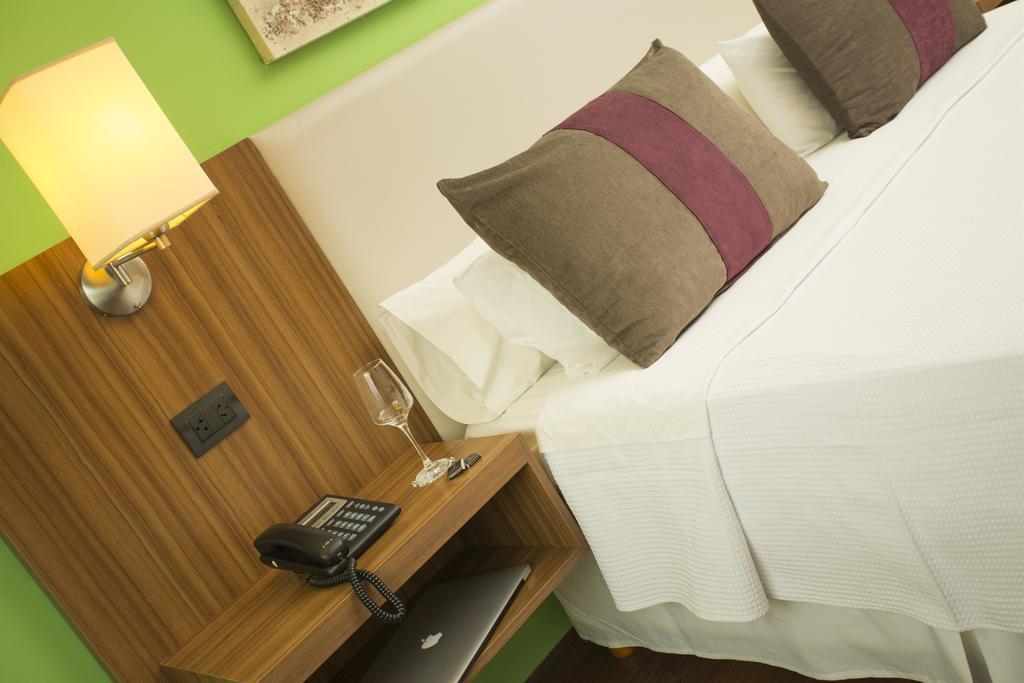 Hotel Bicentenario Suites&Spa San Miguel de Tucumán Esterno foto