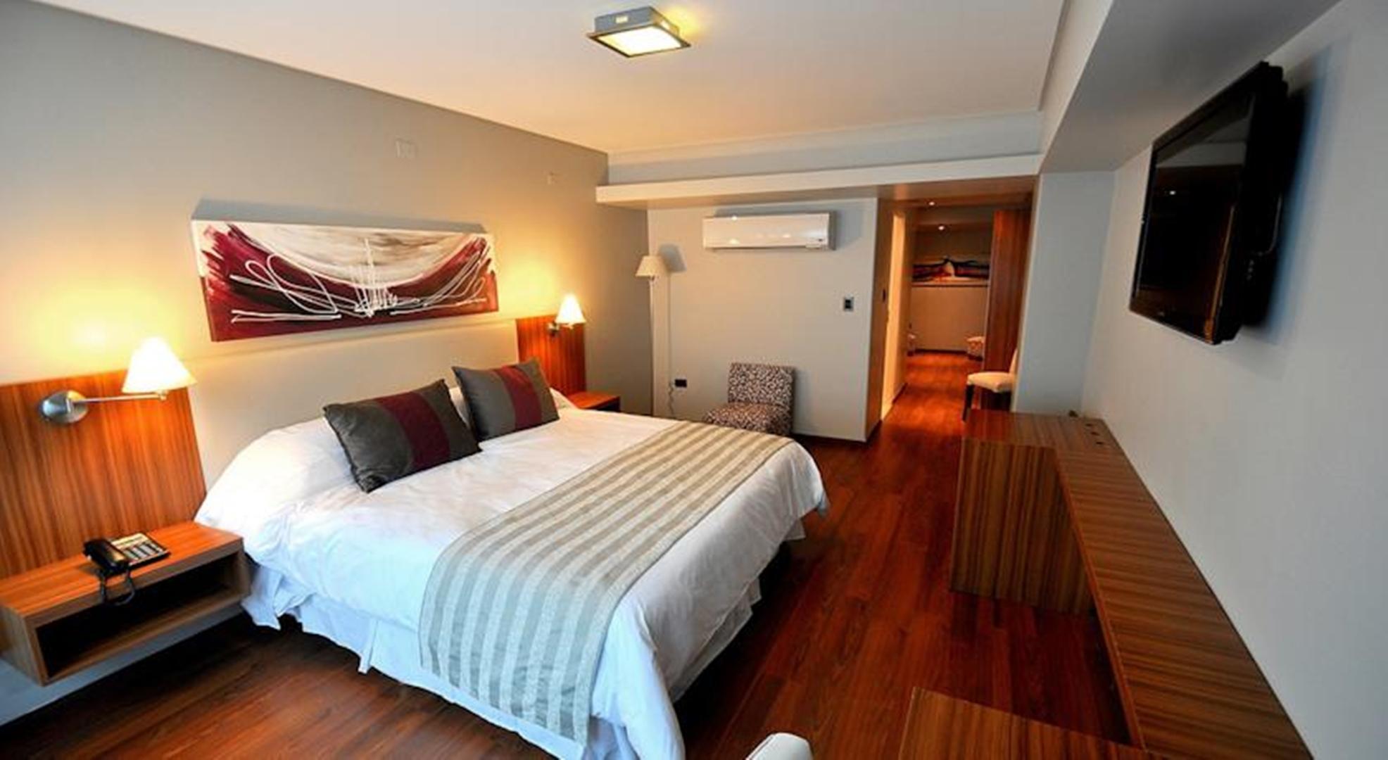 Hotel Bicentenario Suites&Spa San Miguel de Tucumán Esterno foto